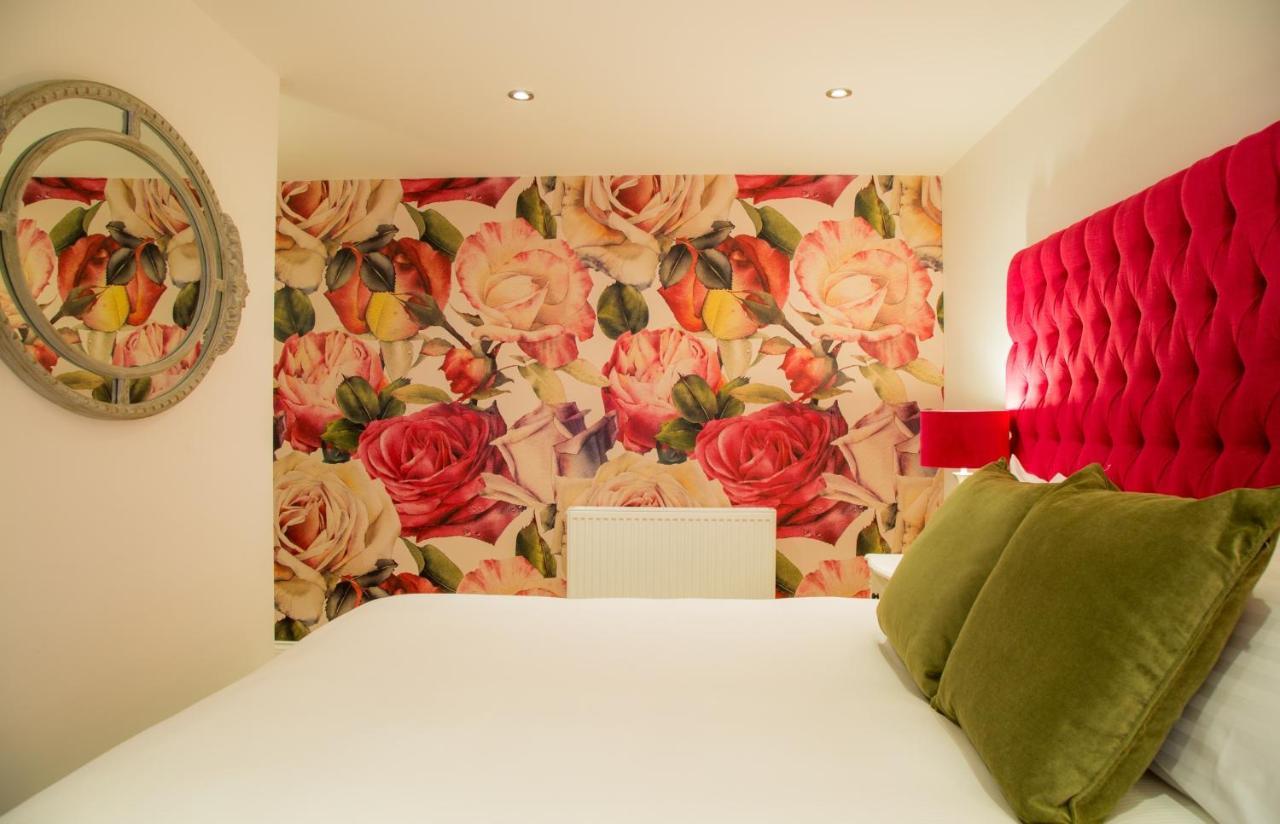 Winckley Stays Preston  Eksteriør bilde A bedroom at The Ivy Hotel
