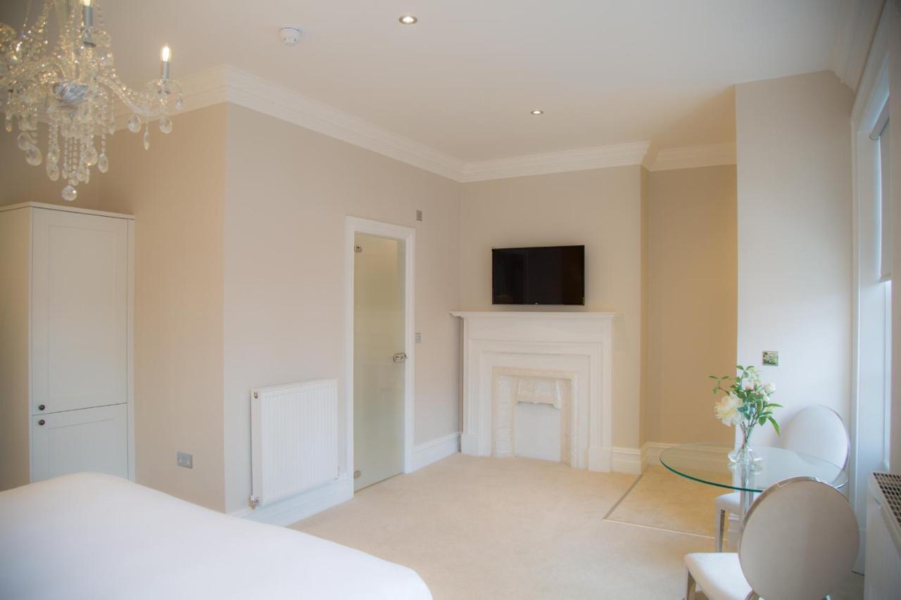 Winckley Stays Preston  Eksteriør bilde A room with a flat screen television
