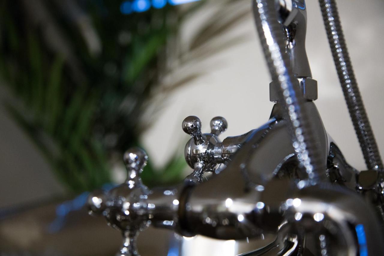 Winckley Stays Preston  Eksteriør bilde A shower mixer